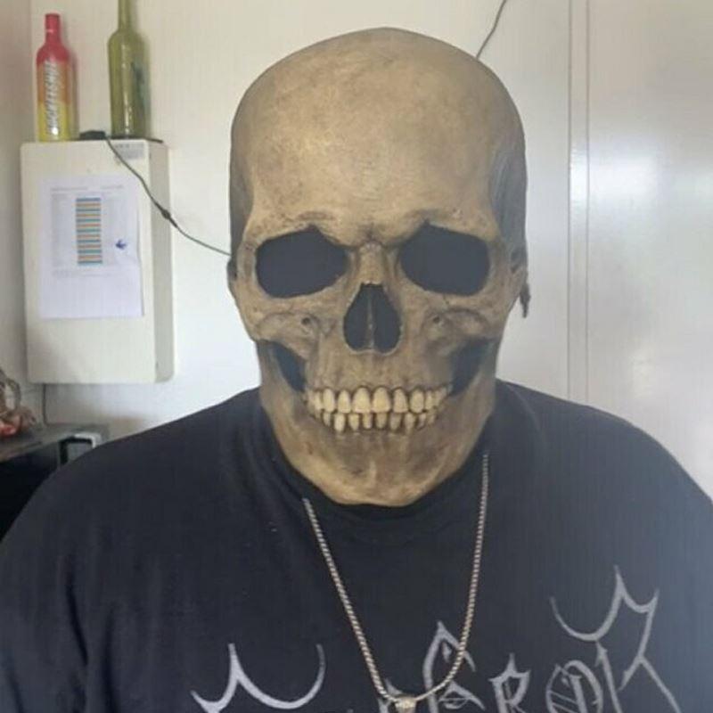 "Realistisk skjelettmaske i silikon med skumle detaljer, perfekt for Halloween og maskerade. Fleksibel og komfortabel."