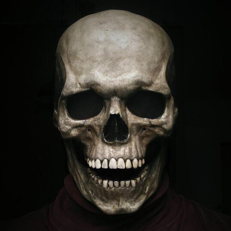 "Realistisk skjelettmaske i silikon med skumle detaljer, perfekt for Halloween og maskerade. Fleksibel og komfortabel."