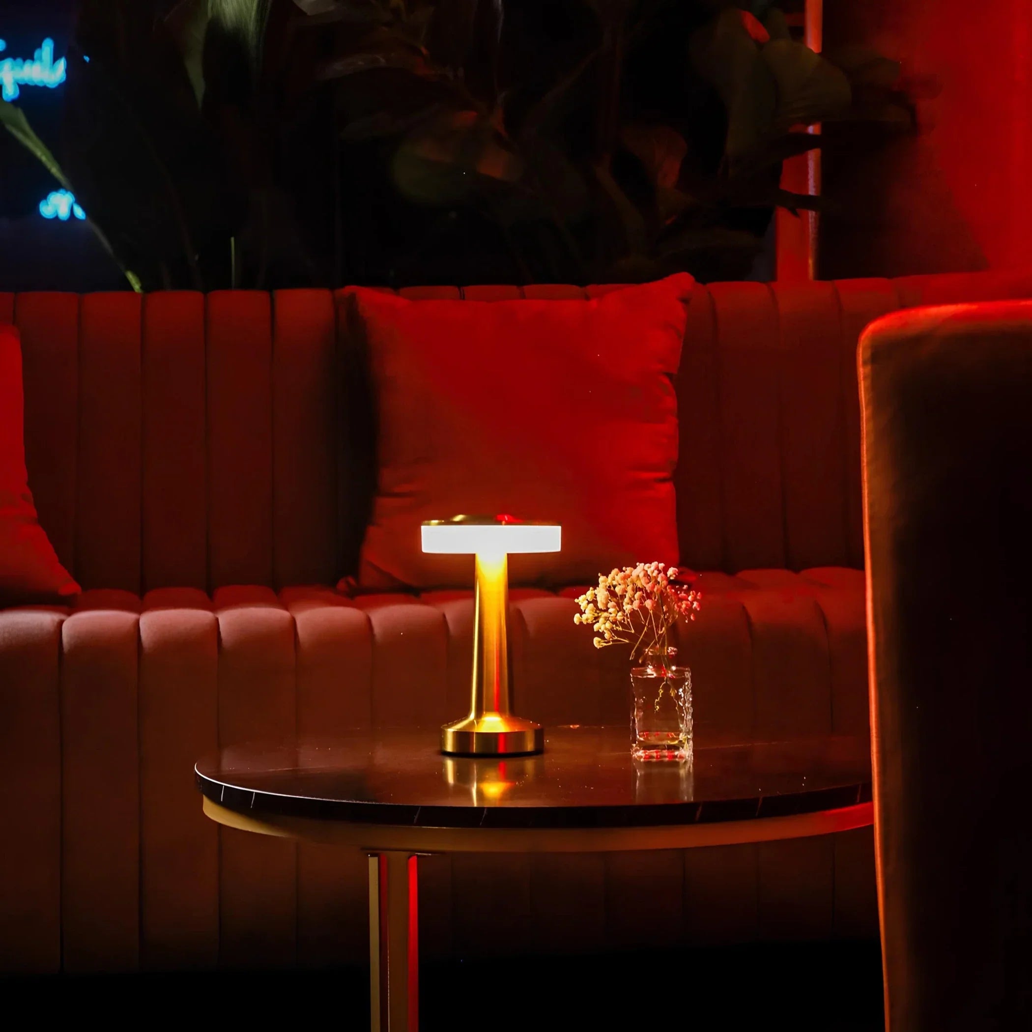 Skap hygge med denne trådløse retro bordlampen, oppladbar med justerbart lys til stue og soverom.