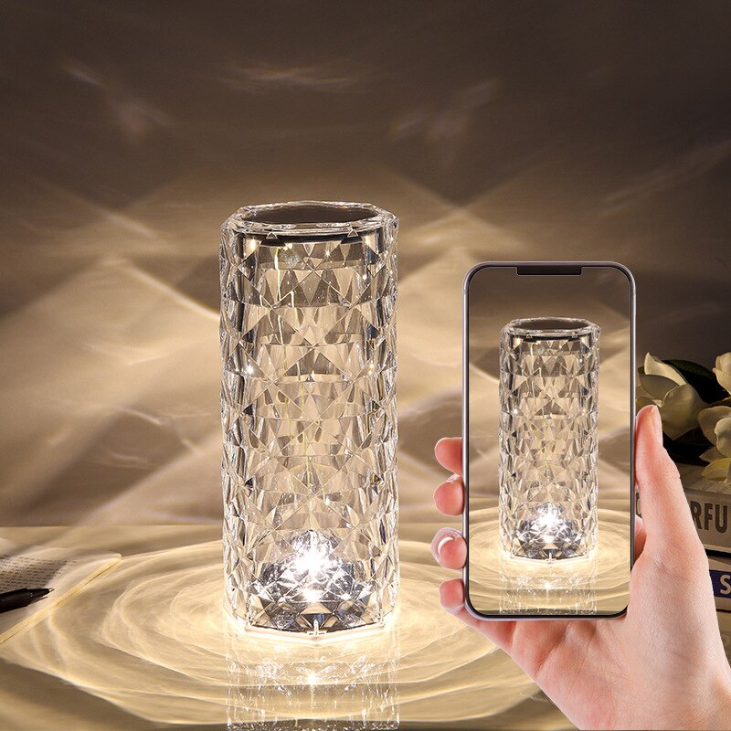Oppladbar LED krystalllampe med roseprojeksjon. Moderne lampe og stemningslys for et hvert rom.