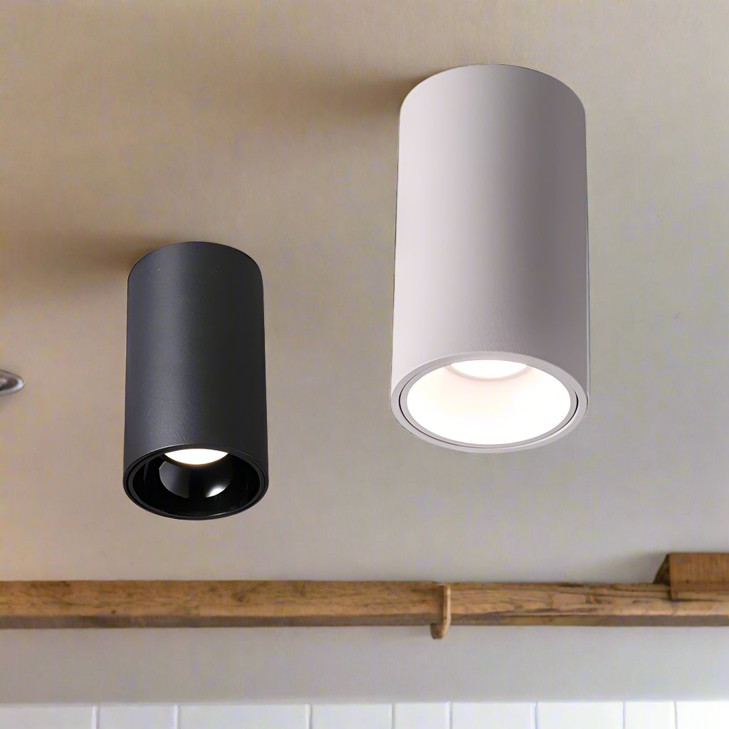 "Rund moderne taklampe med COB-teknologi, elegant hvit overflate og minimalistisk design, perfekt for moderne interiør."