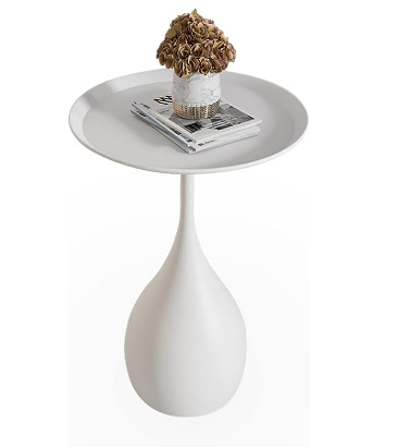 Rundt metallbord i middelalderstil. Perfekt som stuebord eller sidebord for moderne hjem.