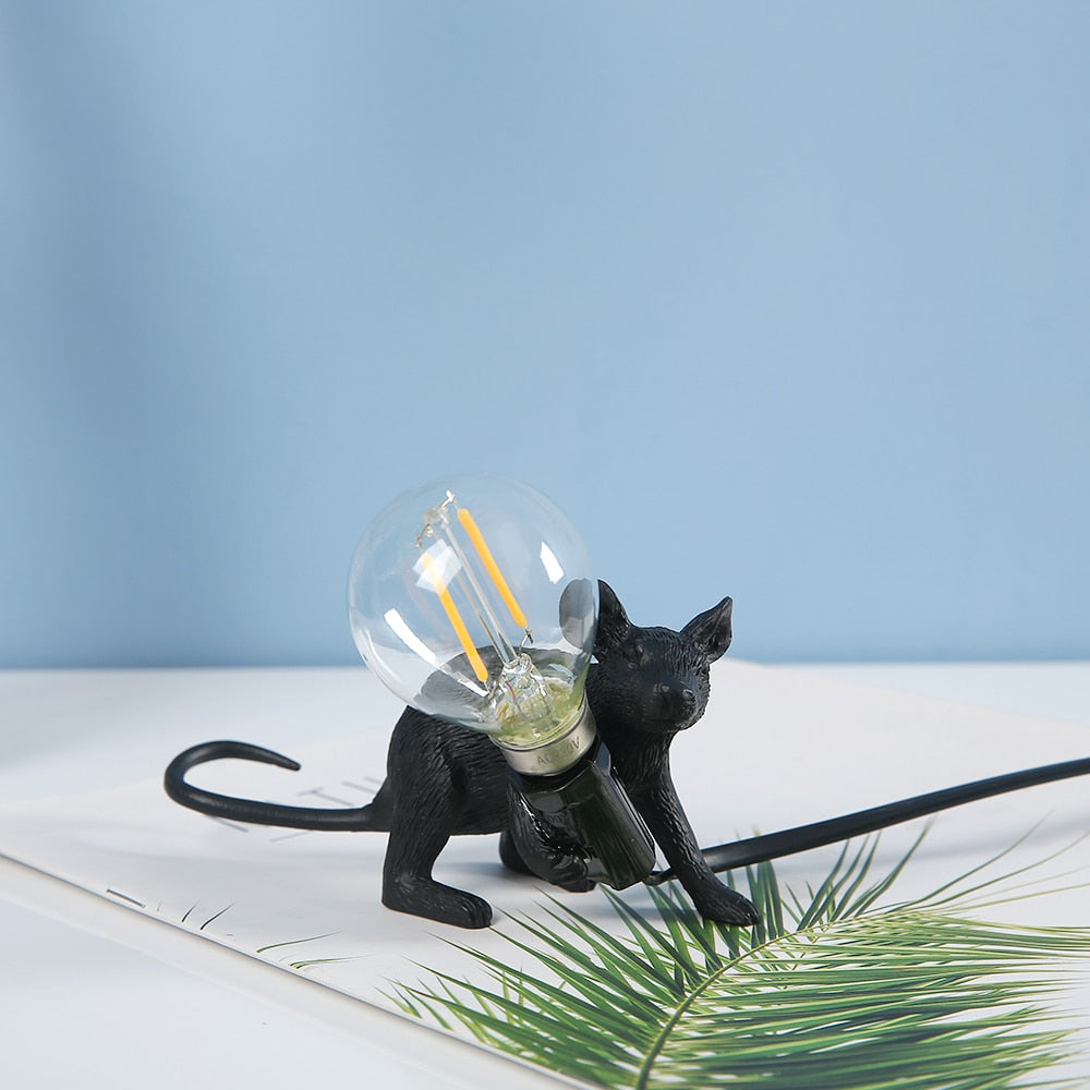 Søt museformet LED nattlampe. En sjarmerende dekorativ bordlampe for barnerom eller stue.