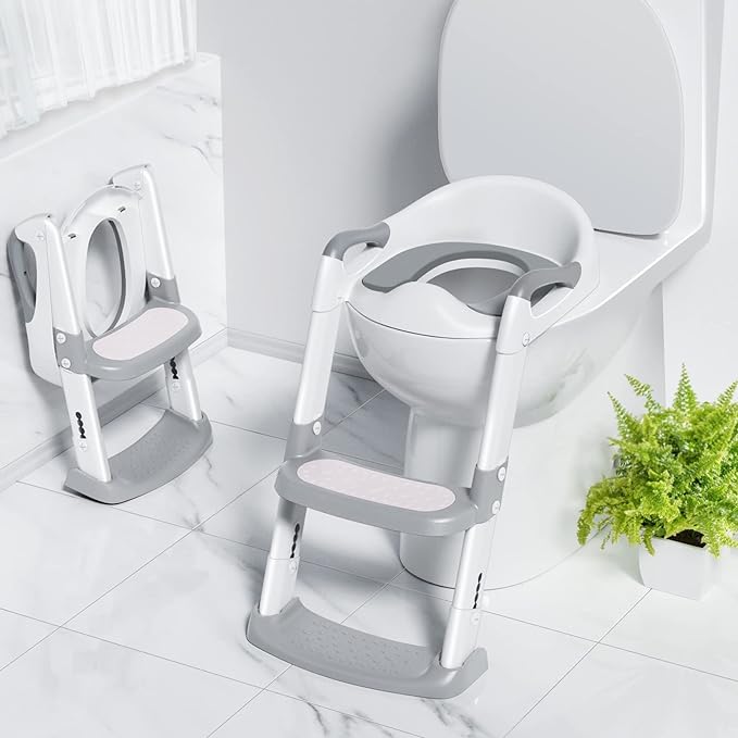 "Sammenleggbar Potty Training Seat, justerbar, trygg, hvit og blå, passer til små bad, antiskli føtter, kompakt design."