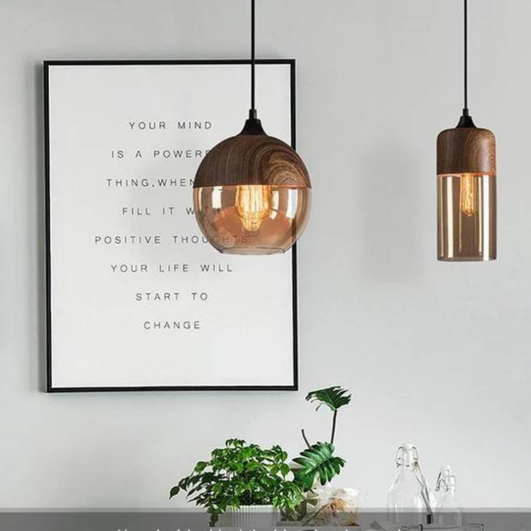 Elegant skandinavisk taklampe med tidløs design. Gir vakker belysning og forbedrer hjemmedekor.