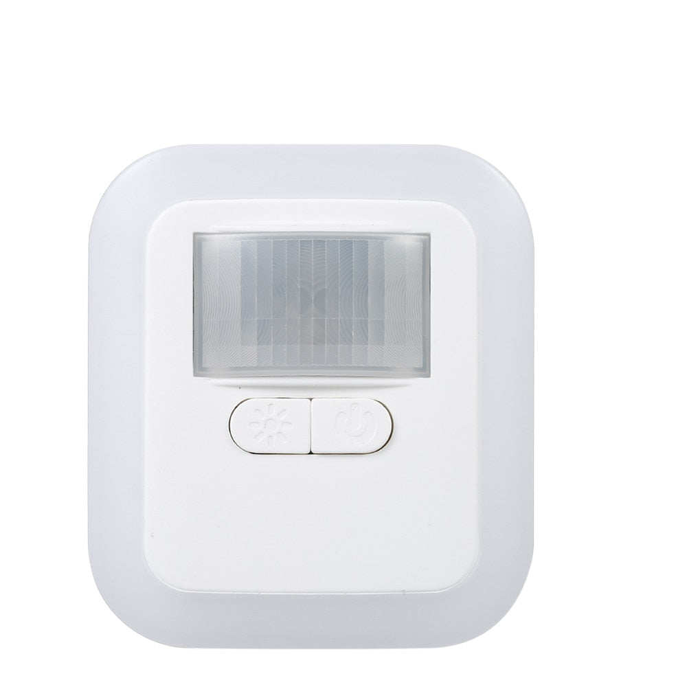 Smart LED nattlys med bevegelsessensor for automatisk belysning i gangen.
