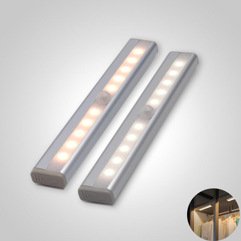 Oppladbar innendørs lampe med bevegelsessensor. Ideell for gangbelysning og som nattlys.