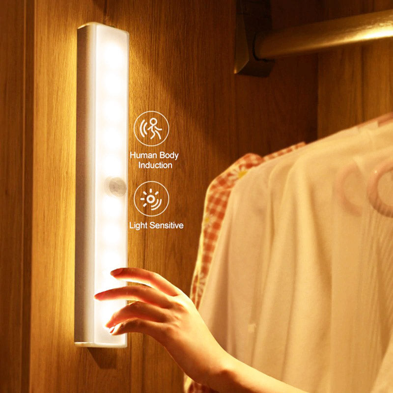 Energieffektiv smart lys; trådløs og oppladbar bevegelsessensor lampe for hjemmet.