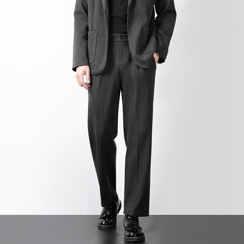 Elegant, skreddersydd herrebukse med slim fit for smart casual eller formelle anledninger. Moderne design.