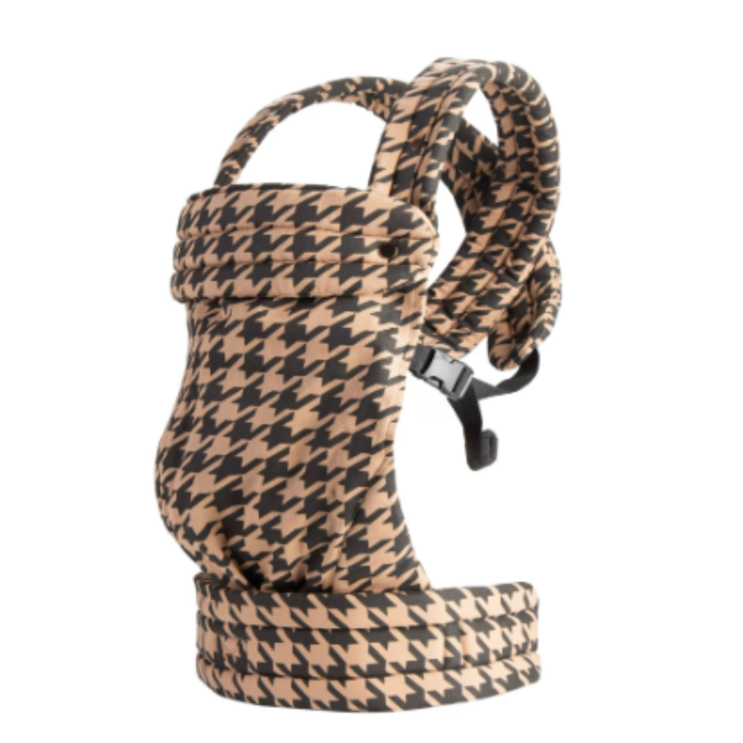 "Snug Sling bæresele for baby, ergonomisk design med polstrede stropper, pustende bomull, passer alle kroppsformer."
