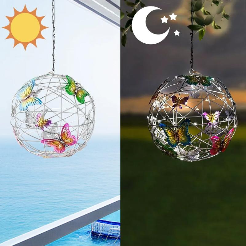 Solcelledrevet dekorativ utendørs lampe med sommerfuglmotiv, fargerike detaljer, perfekt for hage og terrasse.
