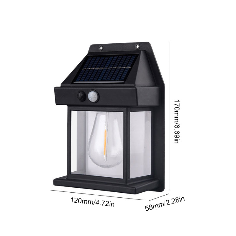 Solcelledrevet utendørs vegglampe med LED, robust metallkropp, smart sensor, IP65, ideell for terrasser og hager.