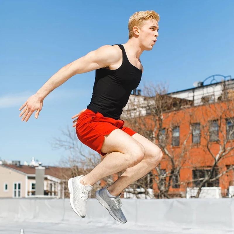"Sort svettevest for kvinner, slankende effekt, spandex-polyuretan stoff, formtilpasset design for maksimal svetteeffekt."