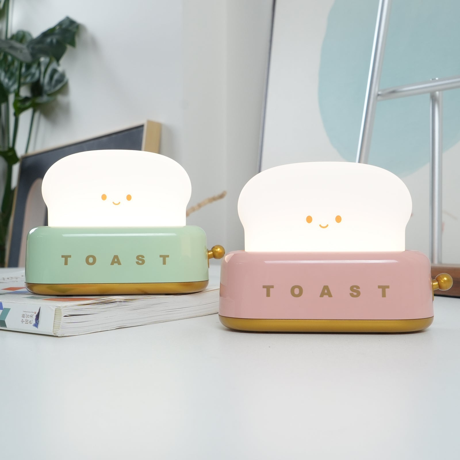 "Søt bordlampe i brødristerform, trådløs, oppladbar, i metalliakryl, justerbar lysstyrke, grønn, mandelgul, rosa."