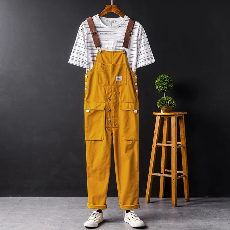 "Stilfull Ella jumpsuit med justerbare stropper, lommer, romslig passform; tilgjengelig i flere farger."