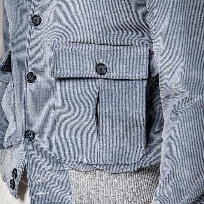 Elegant og komfortabel herrejakke med ribbet finish, ideell som vårjakke eller høstjakke.