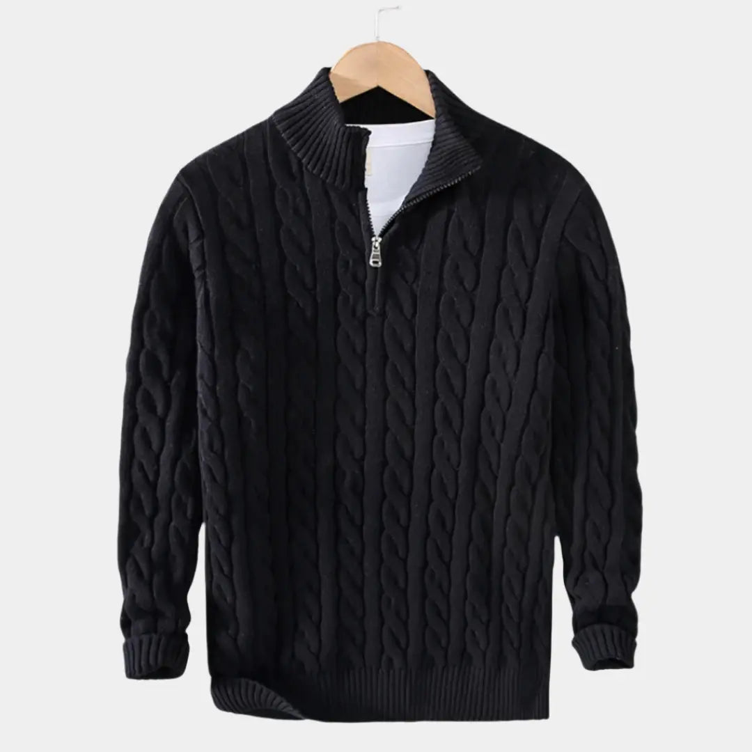 Herregenser med halv glidelås vist på modell. Komfortabel og allsidig genser for hverdagsbruk.