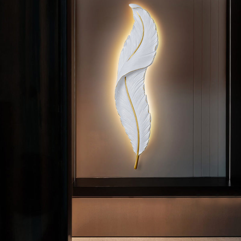 "Stilig LED-vegglampe i moderne design, justerbart lys, ideell for minimalistisk interiør, skaper varm atmosfære."
