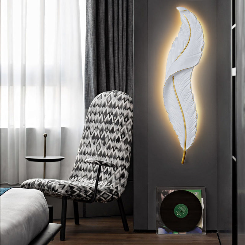 "Stilig LED-vegglampe i moderne design, justerbart lys, ideell for minimalistisk interiør, skaper varm atmosfære."