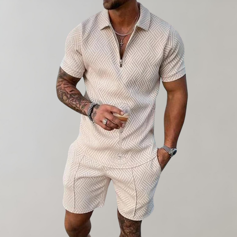 "Stilig poloshirt og shorts for menn i marineblå, perfekt for sommeren med komfortabel passform og elastisk midje."