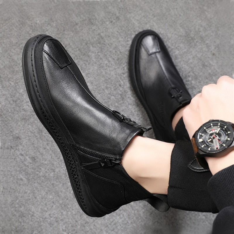 Elegante slip-on ankelstøvler i brunt lær for menn. Stilige herresko, ideelle for kontor og casual mote.