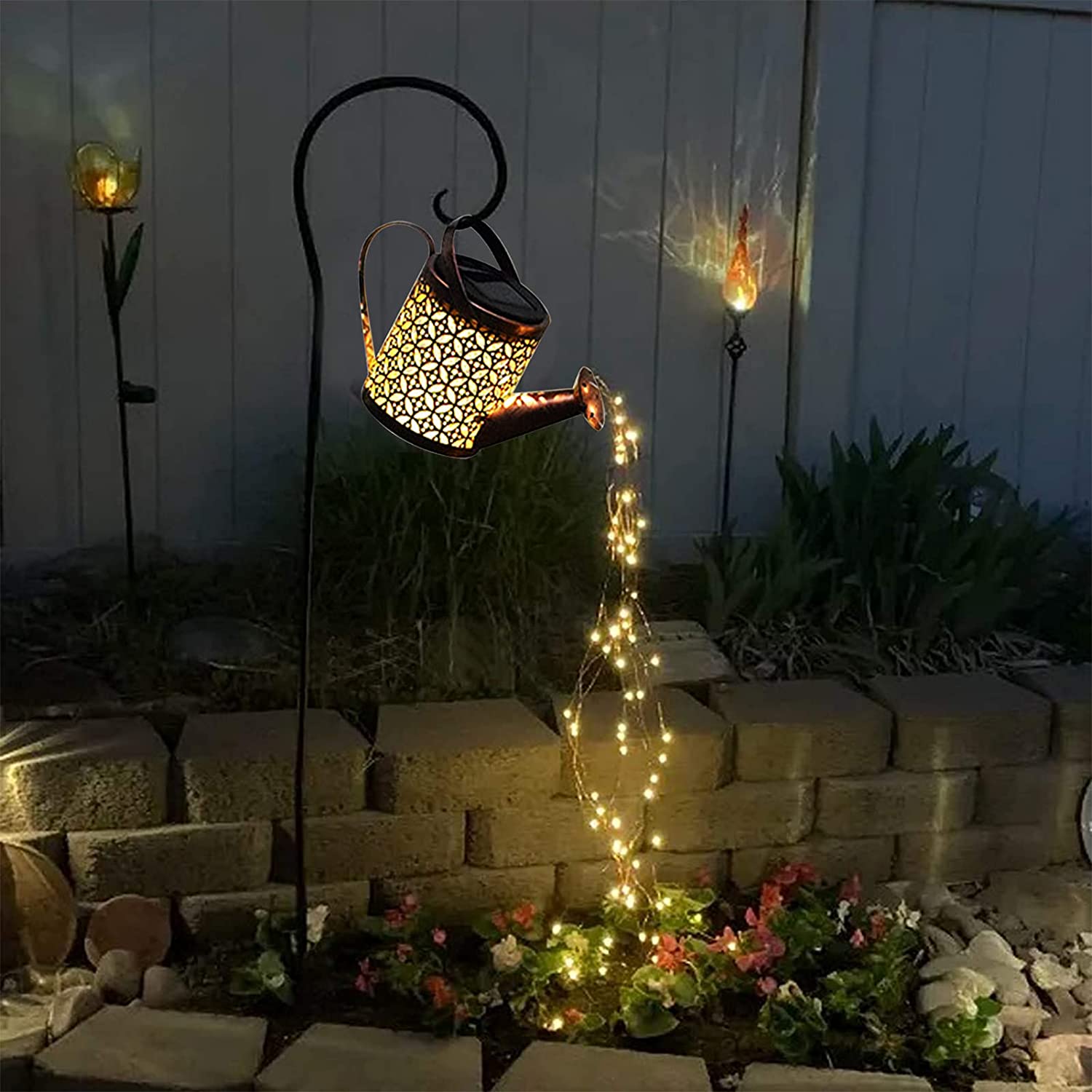 Stjerne solcellelampe til hage med LED-lys. Perfekt utendørsbelysning for en magisk atmosfære.