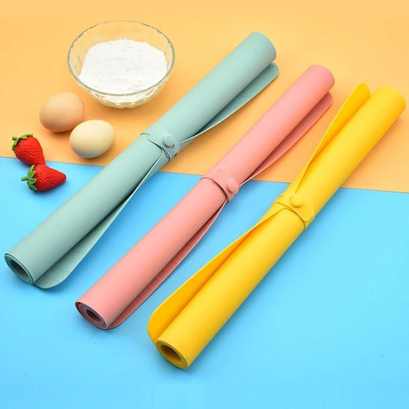 "Stor, grønn silikonmatte for kjøkken, ideell for baking og rulling av deig, med non-stick overflate, 58x40cm."