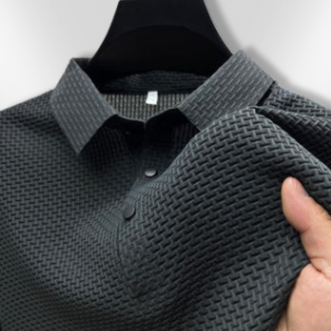 Strukturert herre polo med moderne passform for elegant casual stil.
