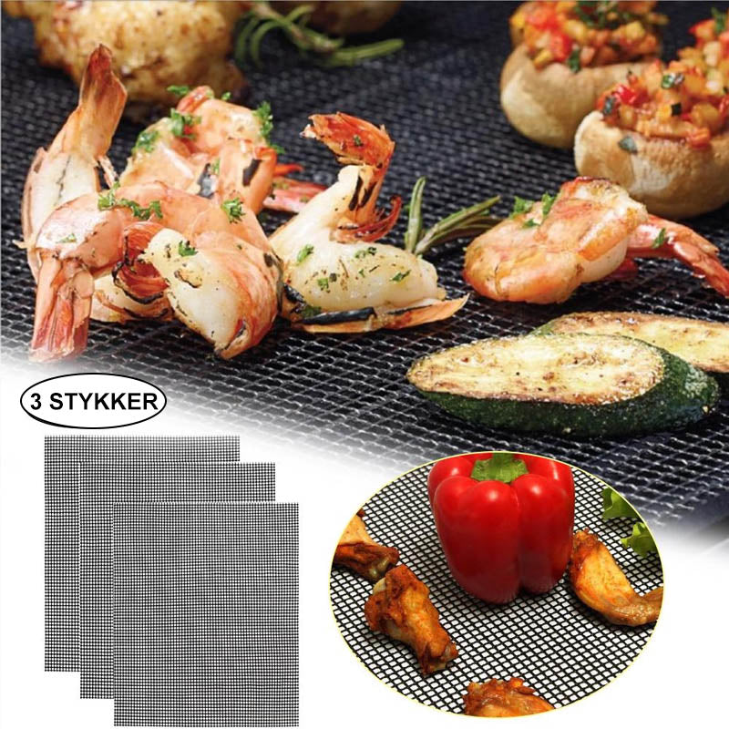 "Svart premium grillmatte 40x33cm, varmebestandig og lett å rengjøre, beskytter mot mat som faller gjennom grillen."