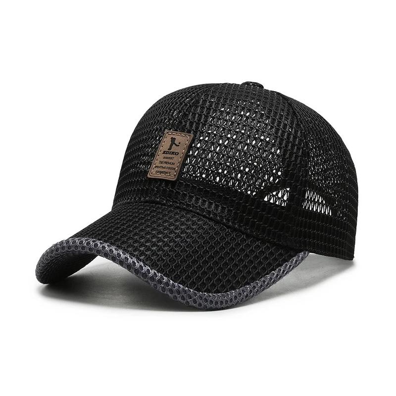 "Svart pustende mesh baseballcap med justerbar rem for perfekt passform, høy kvalitet som sikrer stil og komfort."