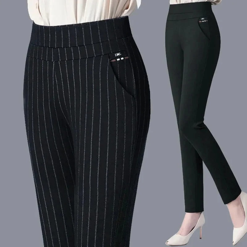Kvinneklær: Svarte Slim Fit Vinterbukser; en komfortabel og stilfull løsning for kalde dager.