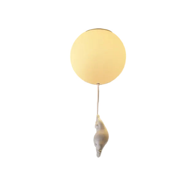 Taklampe Bjørn med Ballong, lekent design for barnerom. Inkluderer moderne LED-belysning.