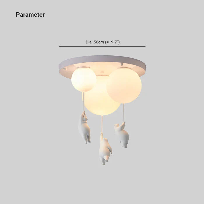 Dekorativ taklampe til barnerom, med hvit bjørn og fargerike ballonger. Skaper en drømmeaktig atmosfære.