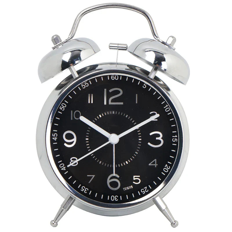 Klassisk analog alarmklokke. Elegant retro-inspirert design passer ethvert interiør.