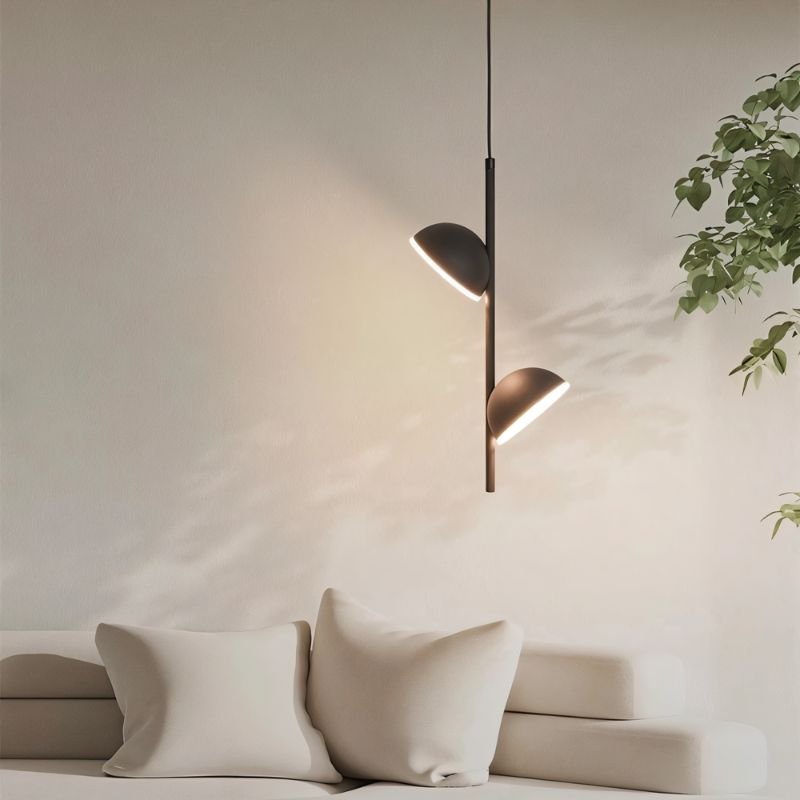 "Tiraha pendellampe, moderne lineær design, justerbar belysning, aluminium og akryl, elegant for stueinteriør."
