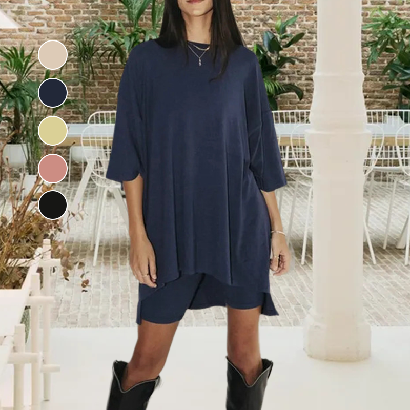 "Todelt loungewear sett for kvinner, lettvektsmateriale, moderne snitt, ideell for sommer, avslappet og stilig."