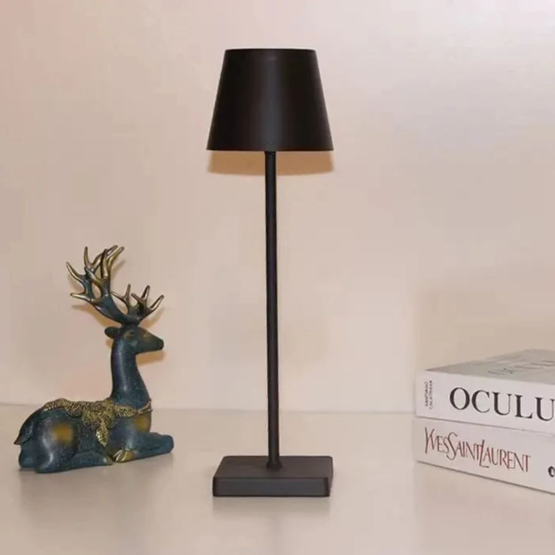 Allsidig designlampe, trådløs med berøringskontroll, oppladbar LED og vanntett for stil og funksjon.