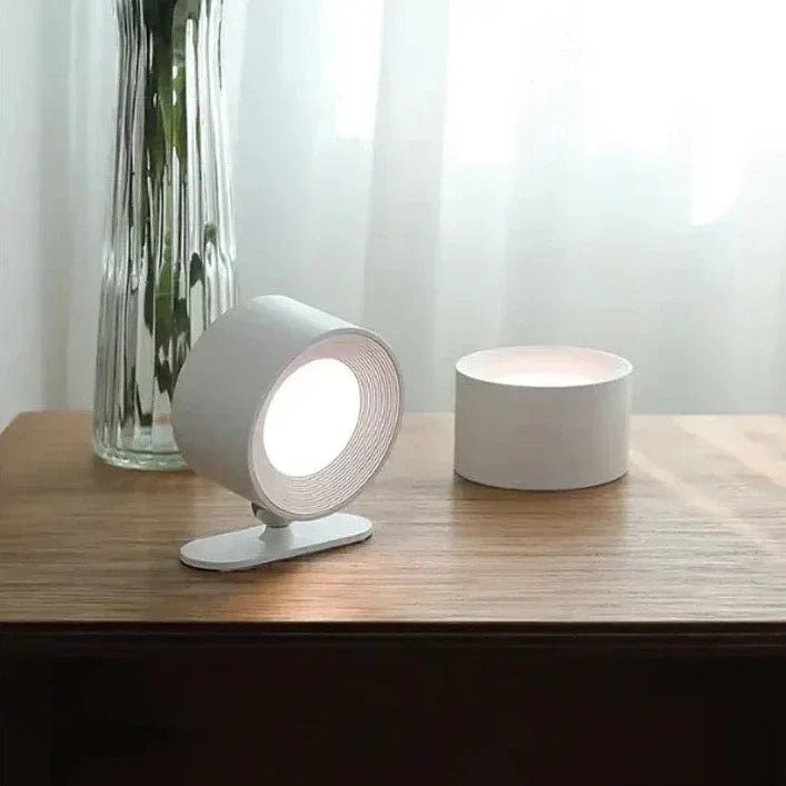 Allsidig trådløs vegglampe; dimbar, magnetisk og 360° roterbar. Perfekt som leselampe eller for hjemmeinnredning.