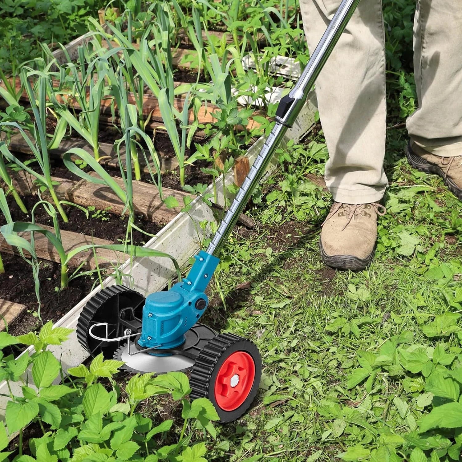 Kraftig 36V batteridrevet gressklipper for trådløs trimming av plenen. Ergonomisk design for hagearbeid.