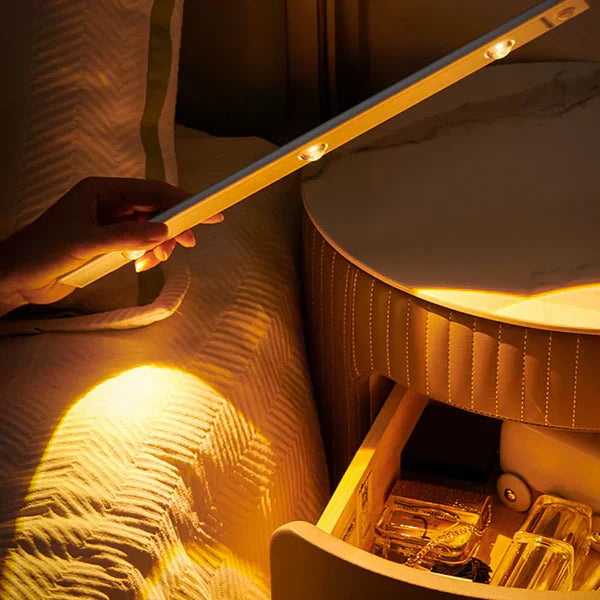 Trådløs Norvo lampe på vegg, lysfarge justerbar (3000K-6000K), ideell for rom med bevegelsessensor-aktivert belysning.