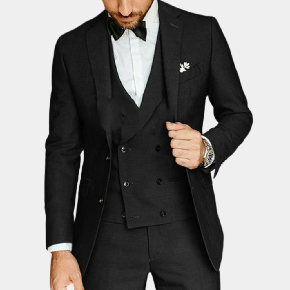 "Tredelt herresett: Veltilpasset blazer, bukser og vest i tidløs design for enhver formell anledning."