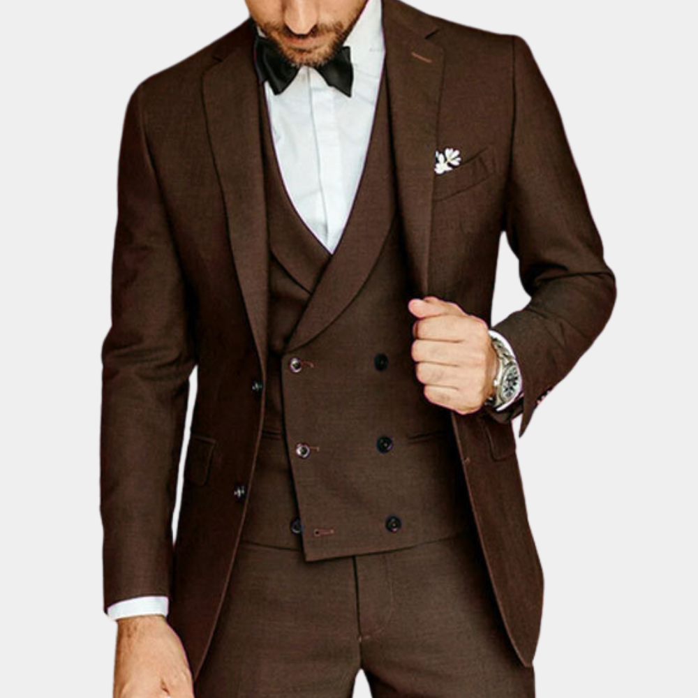 "Tredelt herresett: Veltilpasset blazer, bukser og vest i tidløs design for enhver formell anledning."