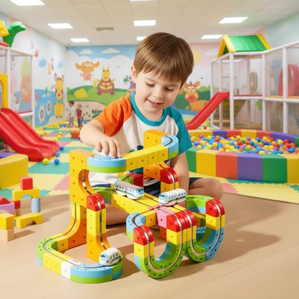 Pedagogisk togsett med 3D-byggekomponenter, stimulerer kreativitet for gutter og jenter.