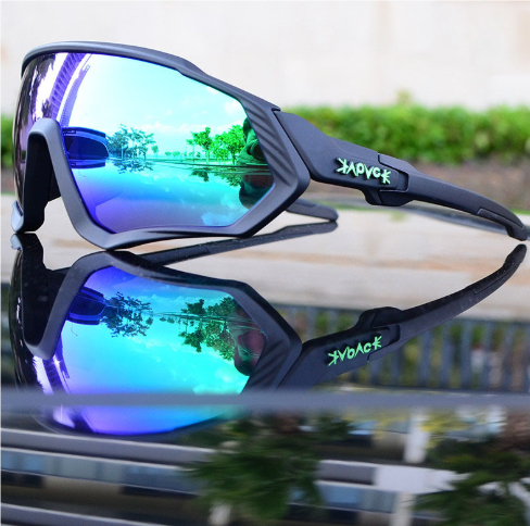 Unisex sportsbriller: klar og mørknet versjon av fotokromatiske glass, anti-dugg, UV-beskyttelse