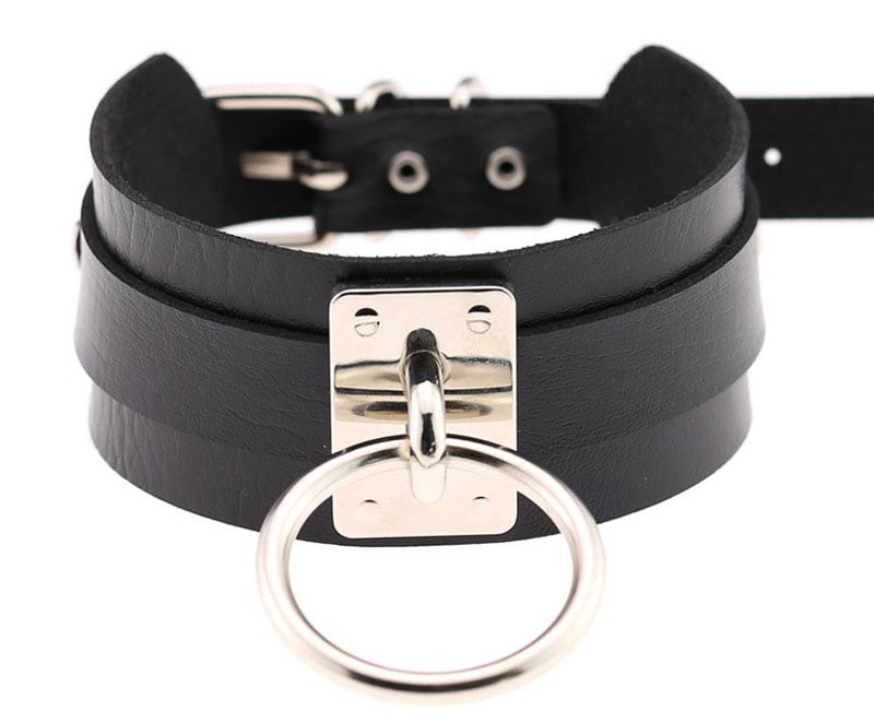 Unisex gotisk skinn choker-halskjede, bredt med metallringer, punk- og grunge-inspirert tilbehør