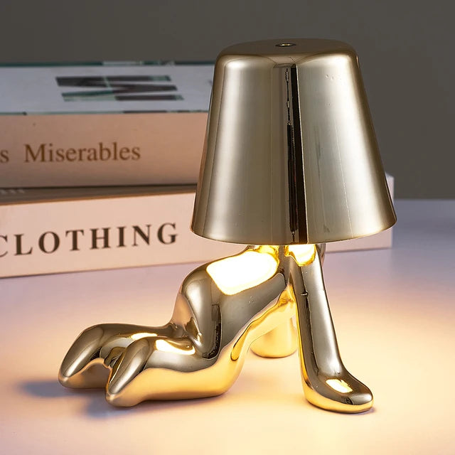 Varmhvit dimbar bordlampe, LED-teknologi, for et elegant og funksjonelt interiør.