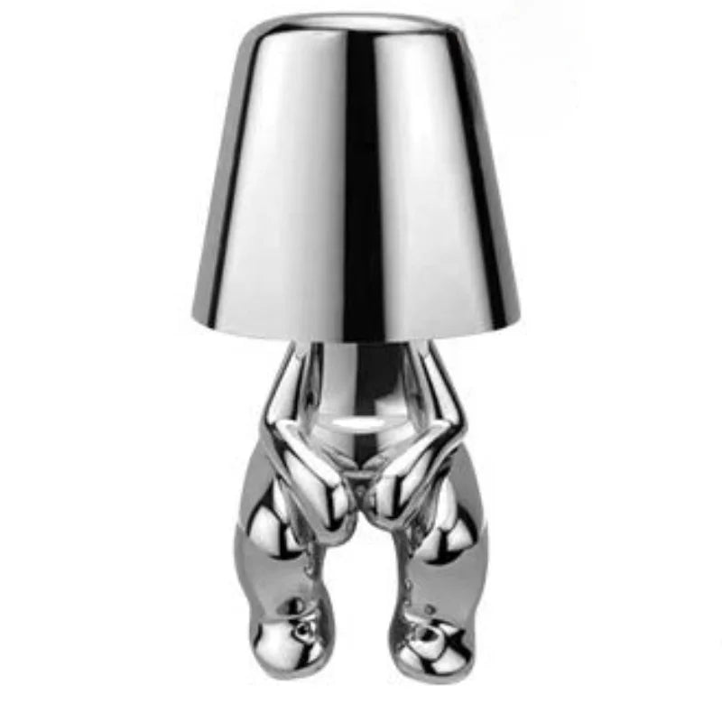 Hjemmedekor: Liten dimbar LED-bordlampe som gir varmhvit og justerbar belysning.