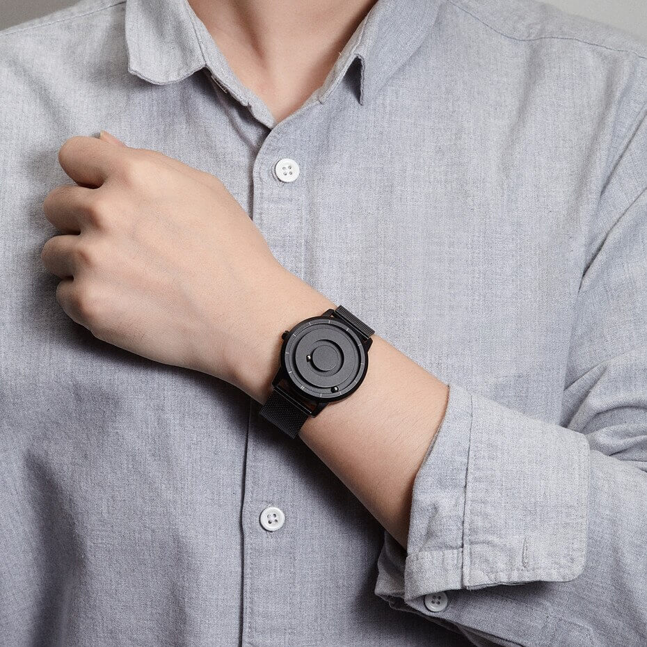 Moderne magnetisk klokke med kvarts urverk. Vanntett unisex armbåndsur med unikt, stilrent design.