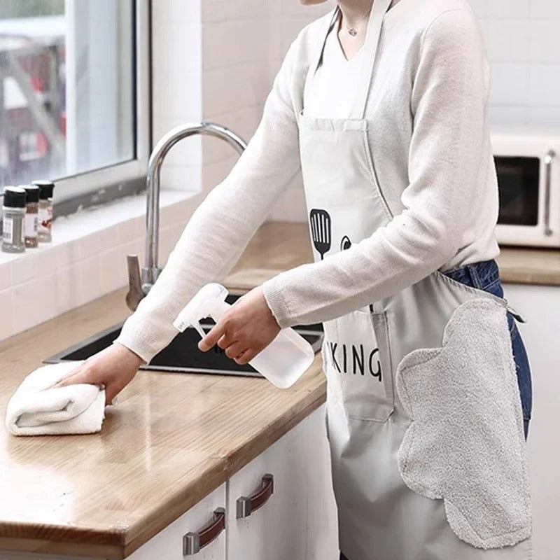 Komfortabelt unisex kjøkkenforkle, olje- og smussavvisende. Elegant design for moderne hjem.