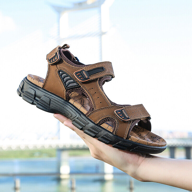"Unisex ortopediske sandaler, svart lær, justerbare borrelåsremmer, støtdempende såle, komfort for menn og kvinner."
